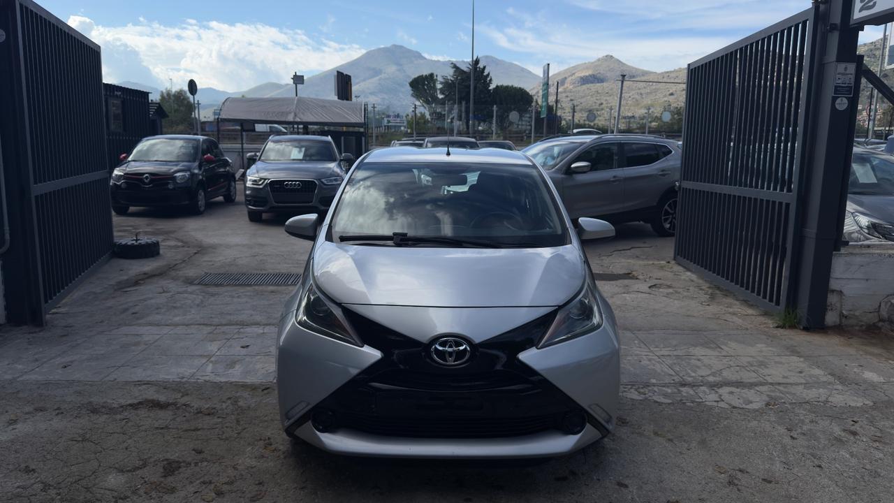 Toyota Aygo 1.0 VVT-i 69 CV 5 porte x-clusiv