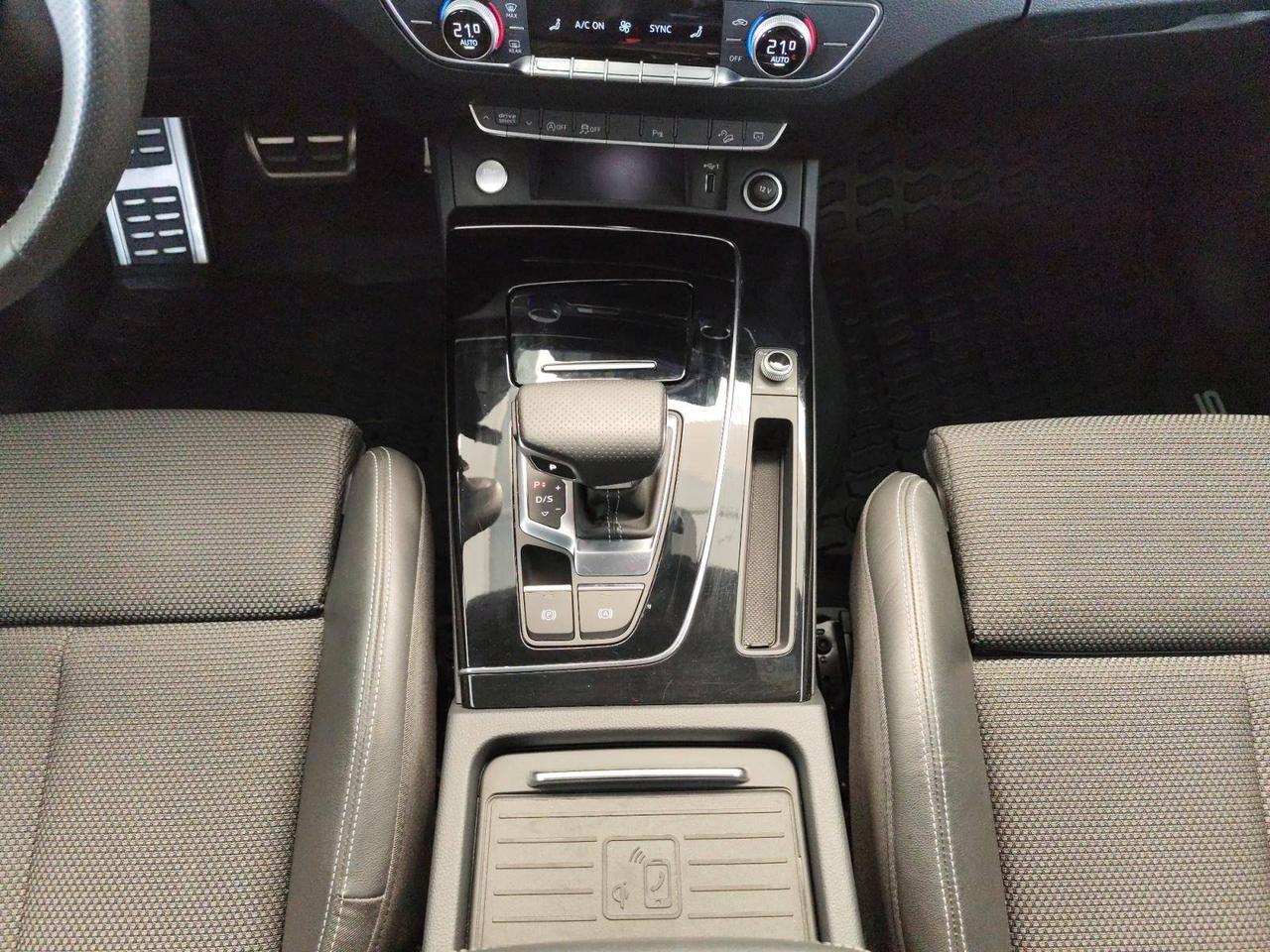 Audi Q5 Sportback 40 tdi mhev Identity Black Quattro