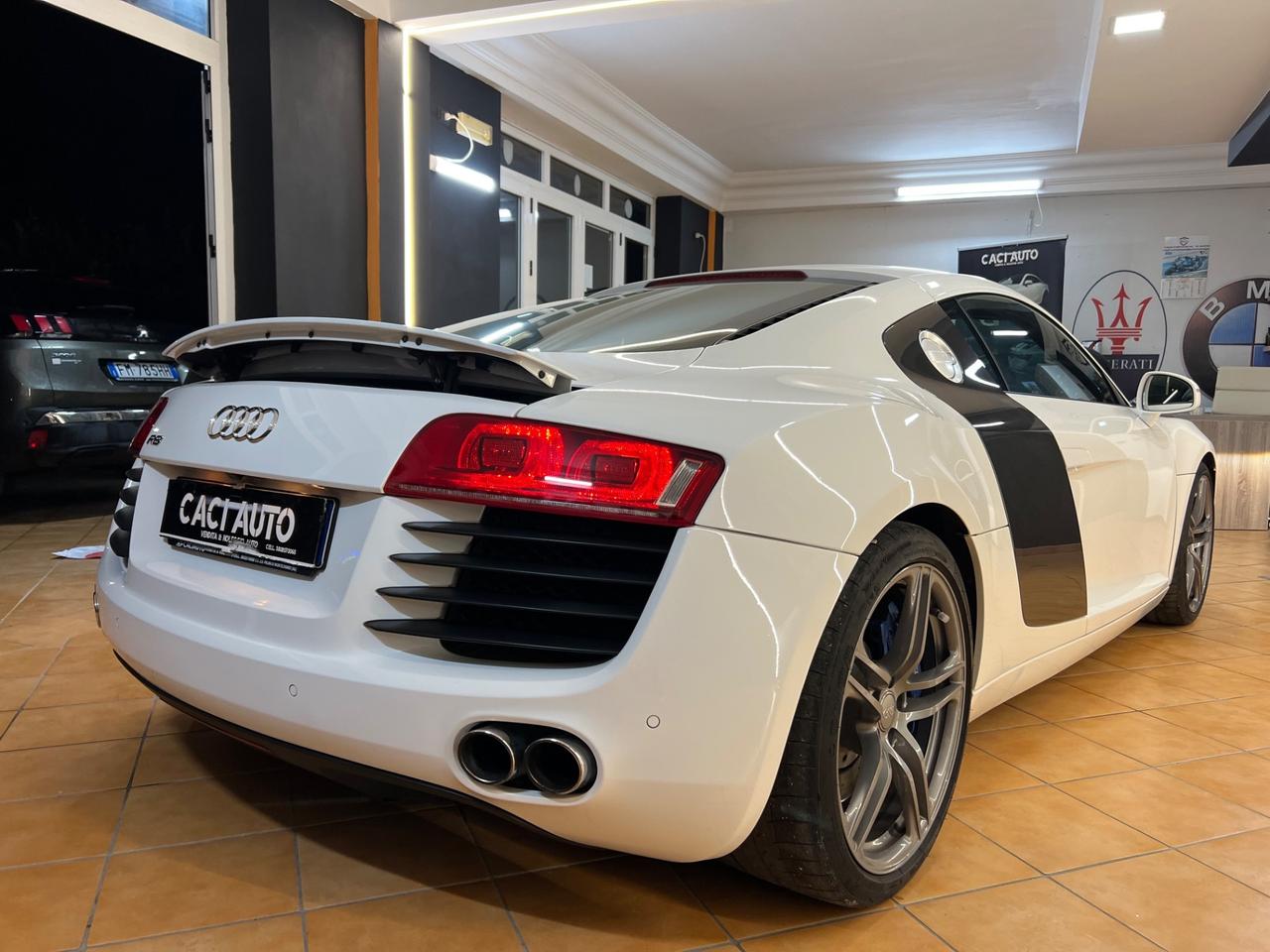 Audi R8 4.2 V8 FSI quattro R tronic Carbon