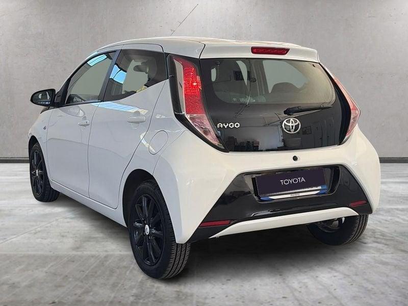 Toyota Aygo 5 Porte 1.0 VVT-i x-play my15