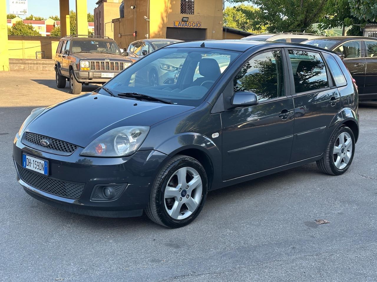 Ford Fiesta 1.2 16V 5p. Ghia X Neopatentati