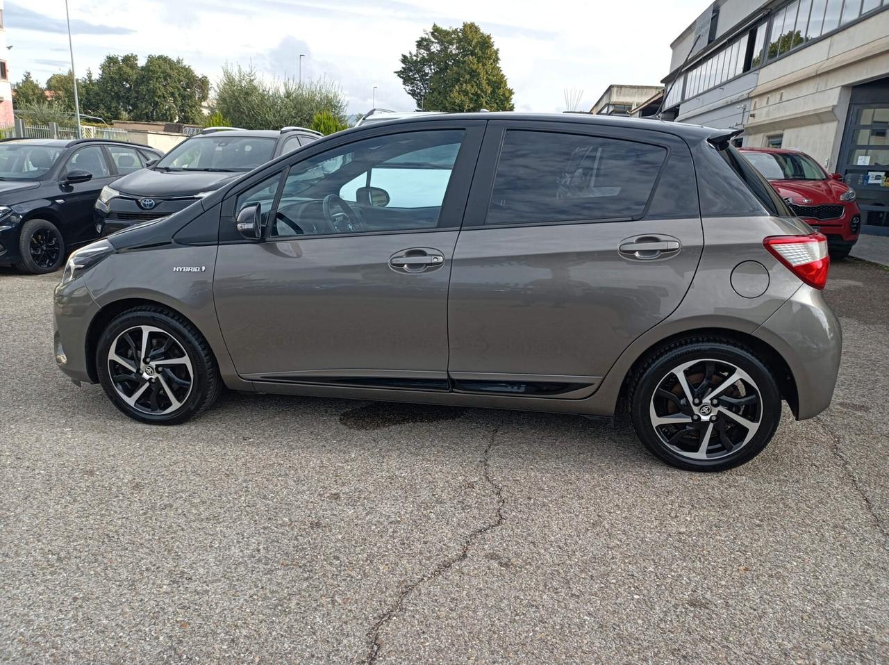 Toyota Yaris 1.5 Hybrid 5 porte Lounge Blue