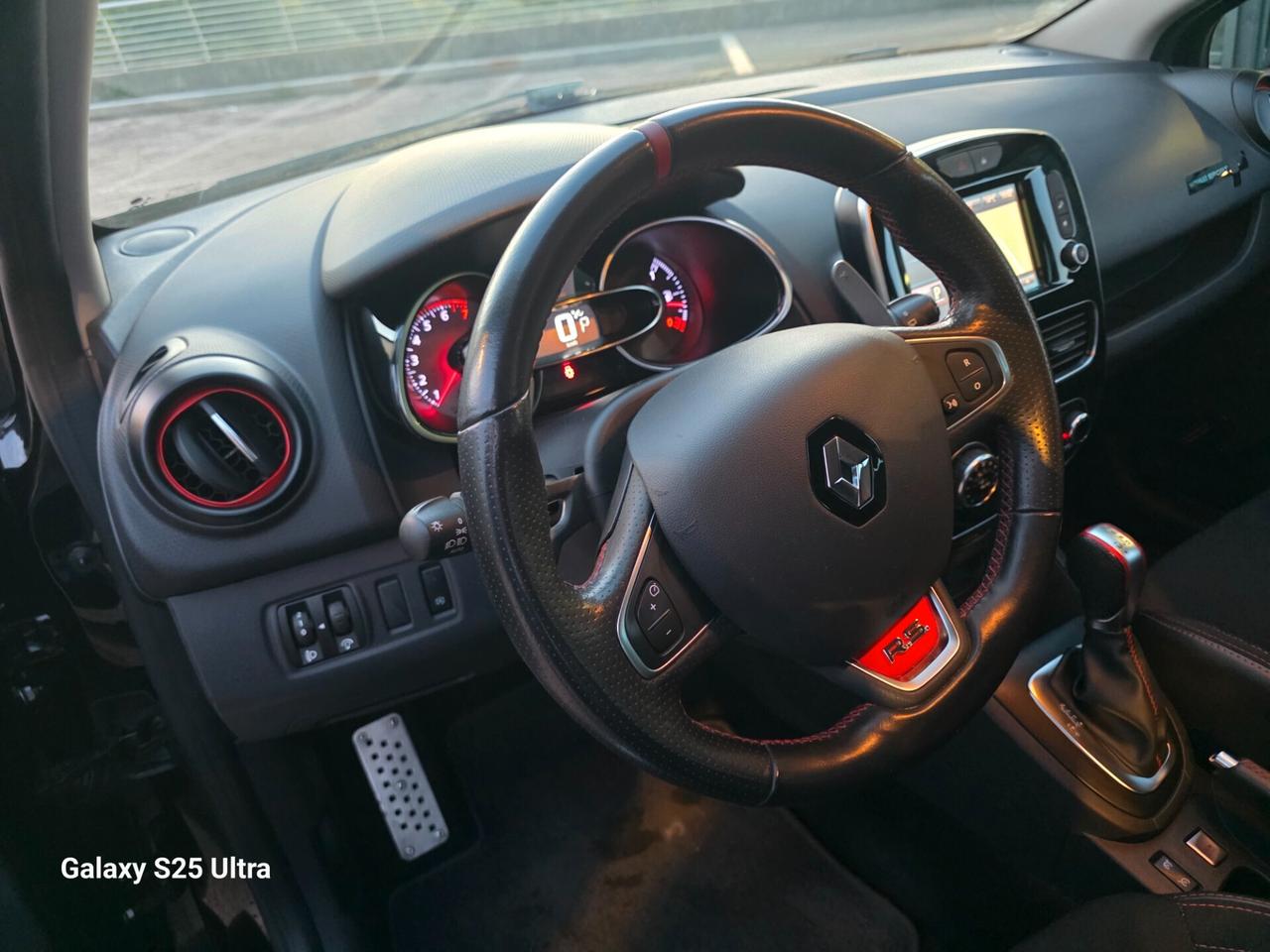 Clio rs trophy cv 220 valutiamo usato