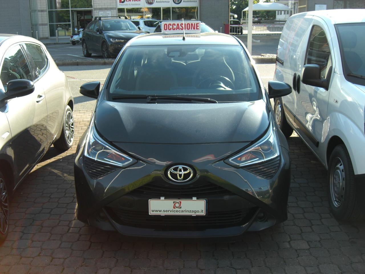 Toyota Aygo Connect 1.0 VVT-i 72 CV 5 porte x-play