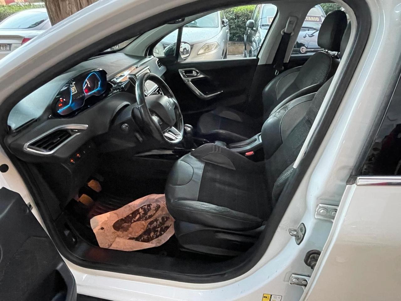 Peugeot 2008 1.6 e-HDi 92 CV Allure