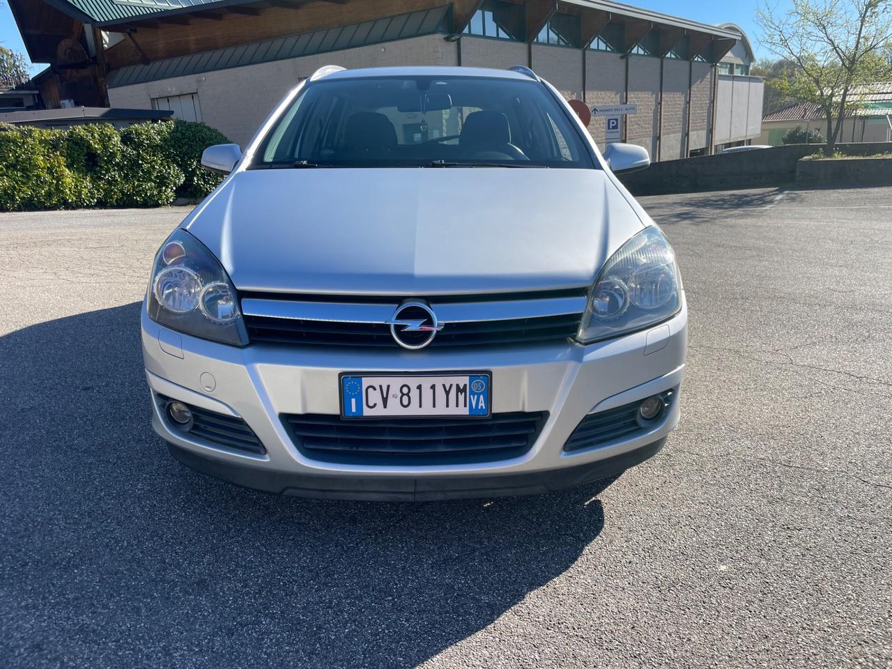 Opel Astra 1.6 16V Twinport 5 porte Cosmo