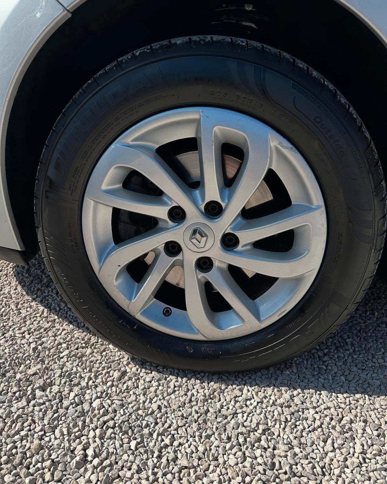 Renault Scenic Scénic XMod dCi 110 CV EDC Limited
