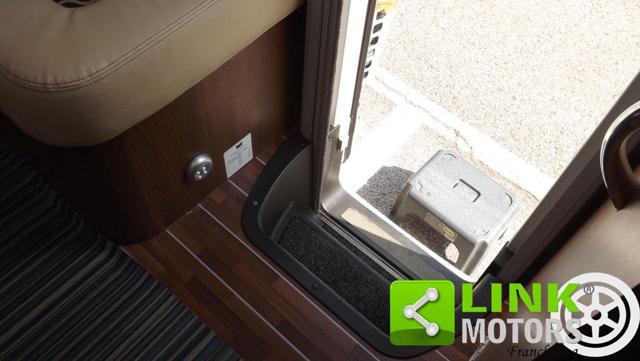 MCLOUIS NEVIS 873 G motorhome accessoriato e ben tenuto