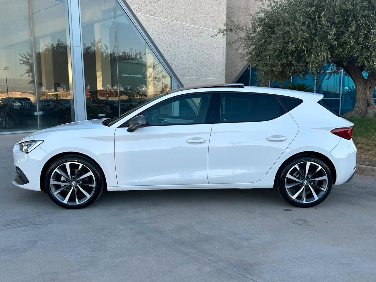 SEAT Leon 1.5 150cv dsg offerta T-Stock prezzo imperdibile
