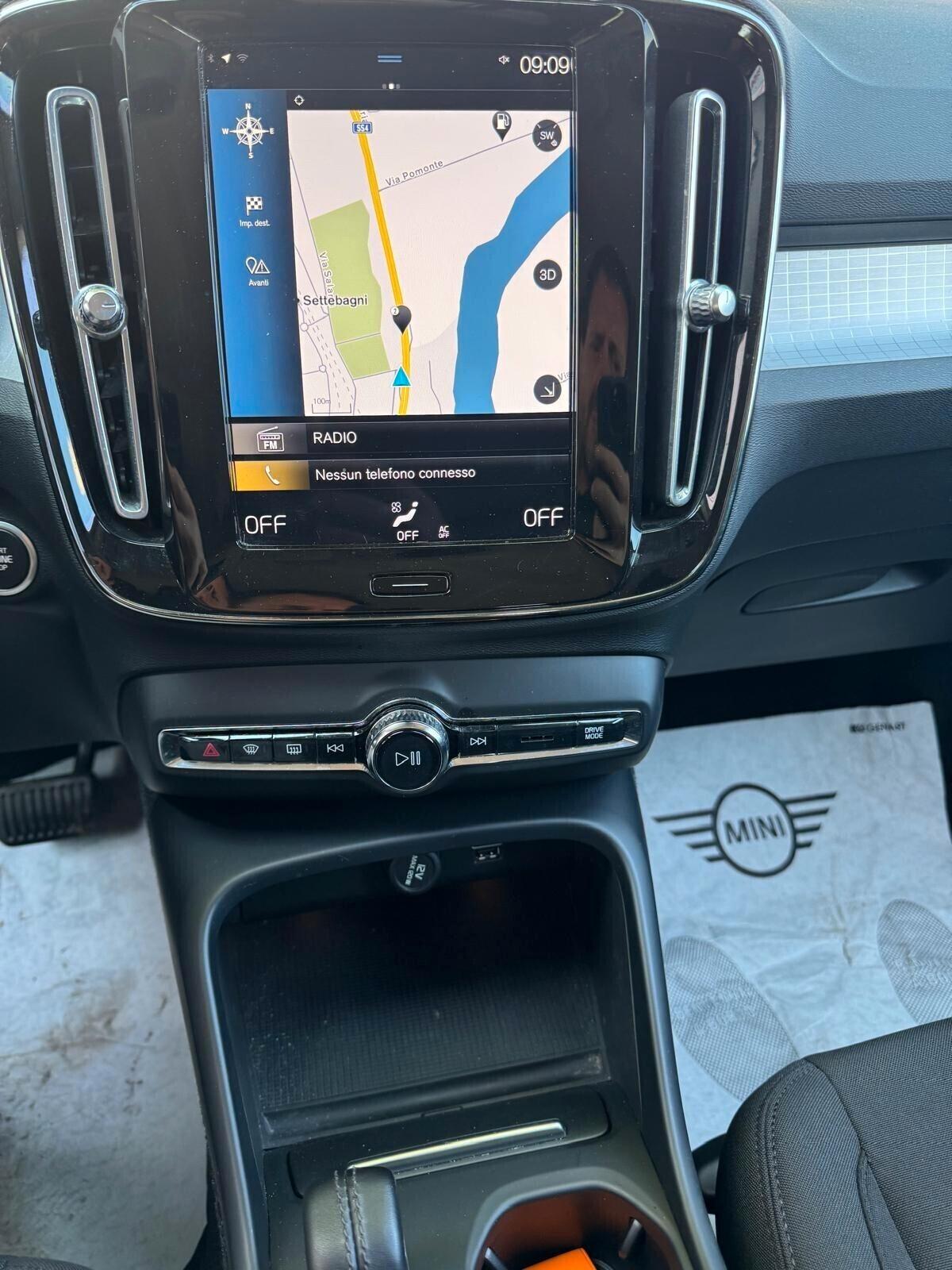 Volvo XC40 T2 Geartronic Momentum Core