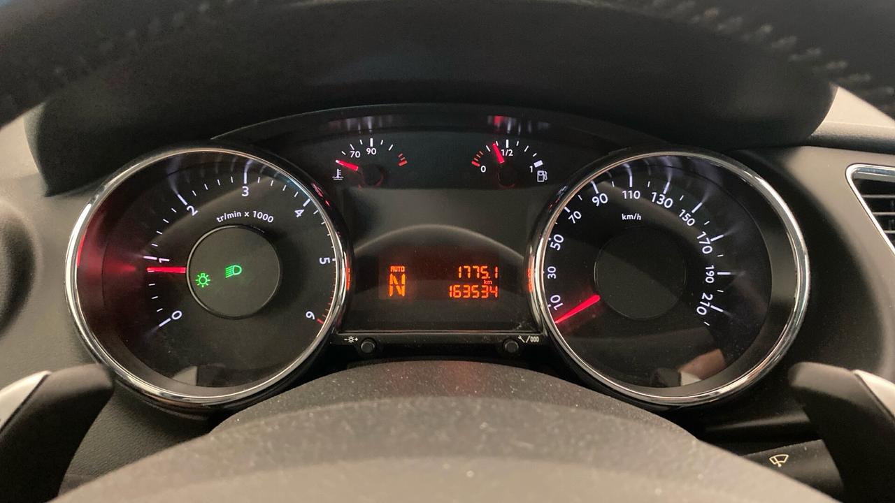 Peugeot 3008 1.6 e-HDi 112CV CAMBIO AUTOMATICO
