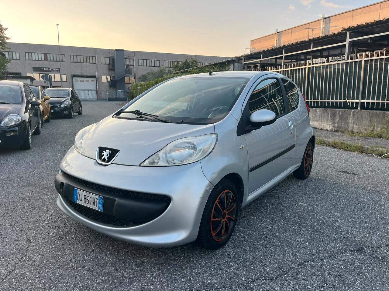 Peugeot 107 1.0 68CV 3p. SOLO 49.000 KM !!!