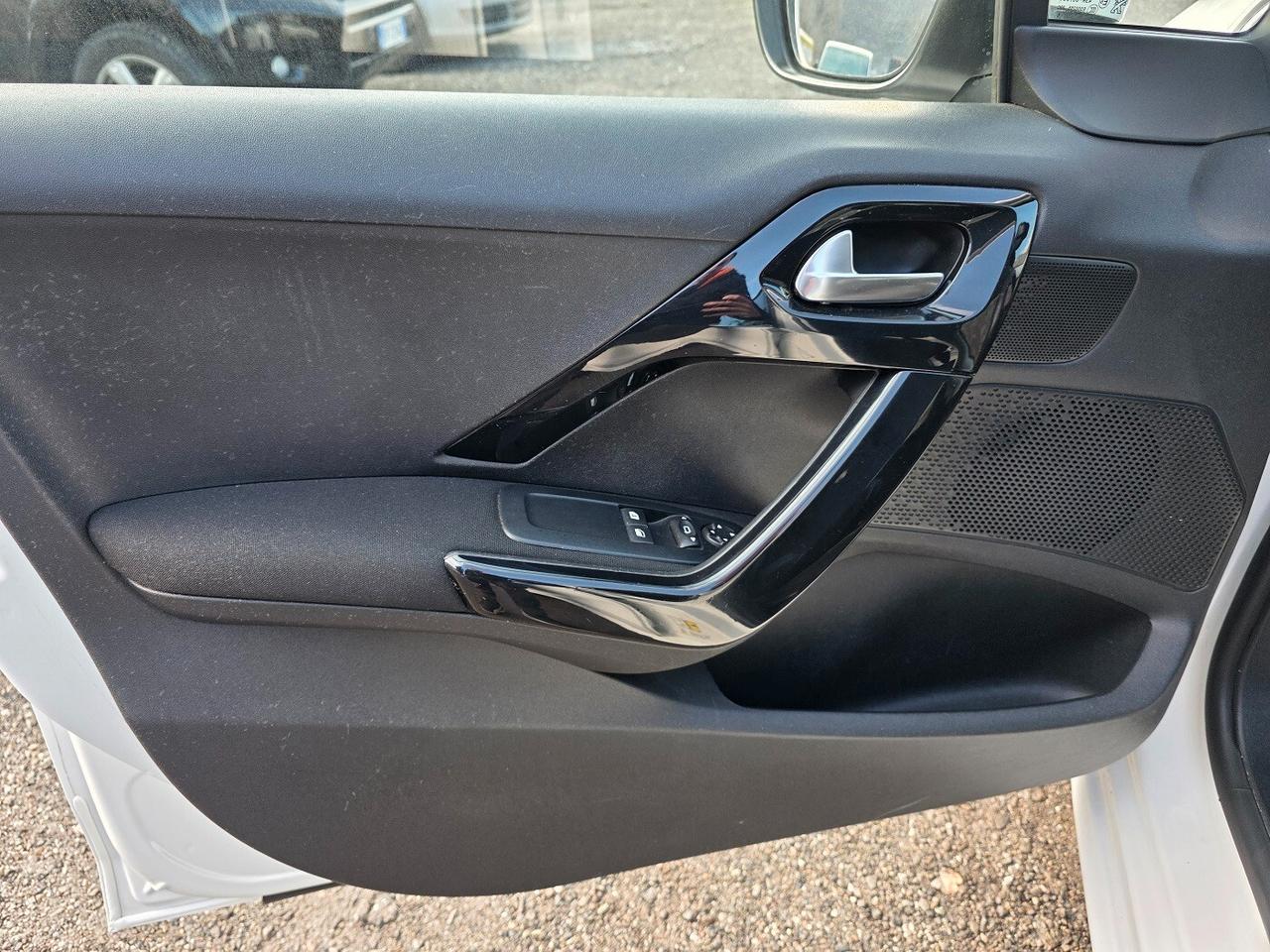 Peugeot 208 1.6 BlueHDi UNICO PROPRIETARIO