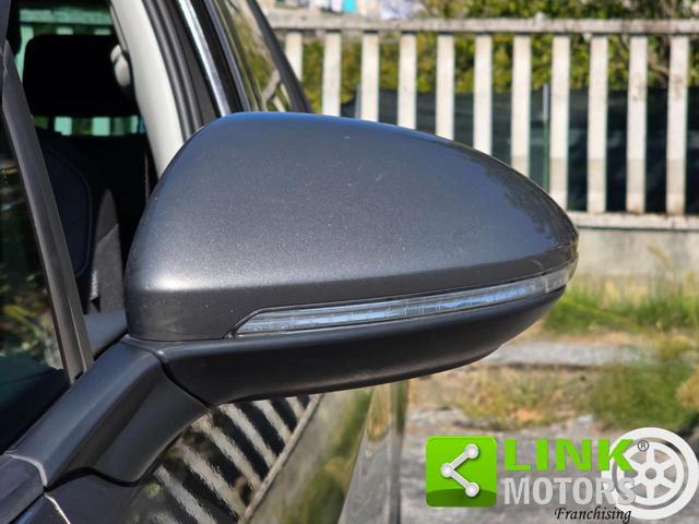 VOLKSWAGEN Golf TGI 110CV Highline DSG