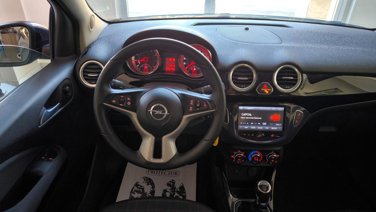 Opel Adam 1.2 70 CV Slam