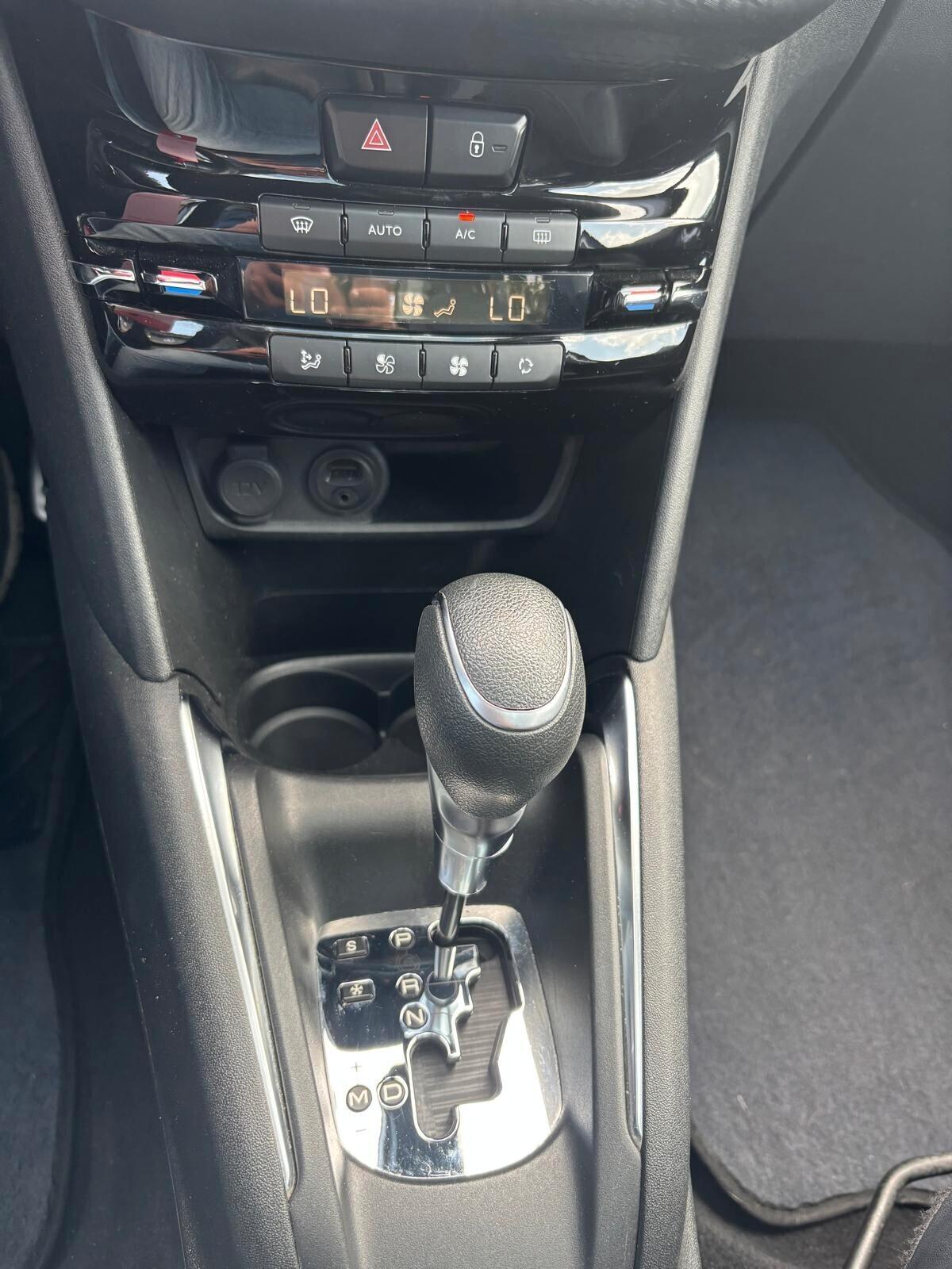 Peugeot 208 PureTech Turbo 110 EAT6 S&S 5 porte GT Line