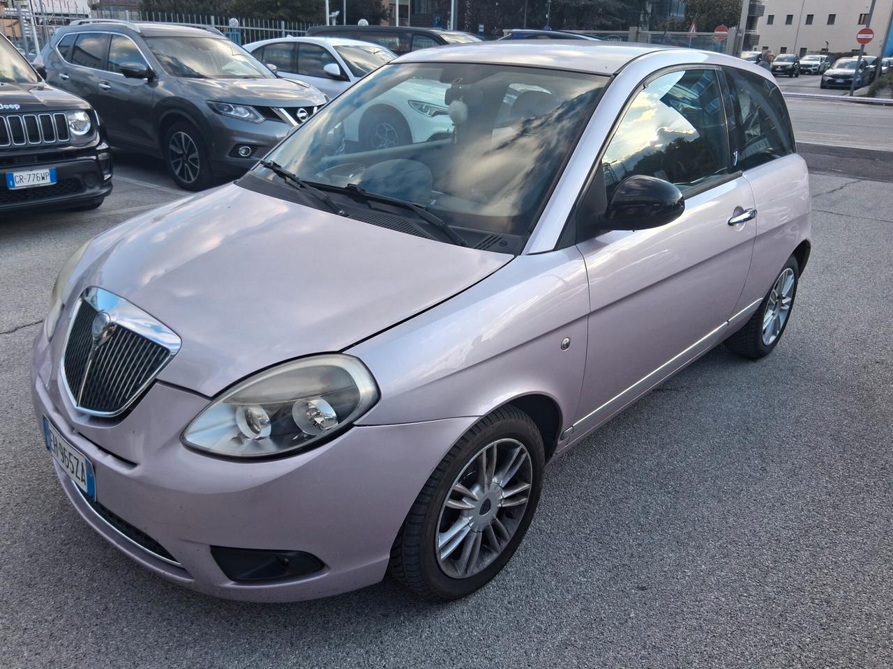 Lancia Ypsilon 1.3 MJT 75 CV Diva