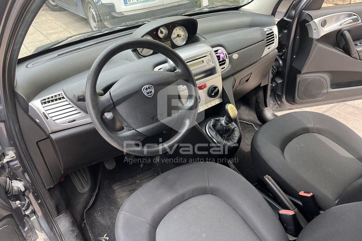 LANCIA Ypsilon 1.2 69 CV Unyca