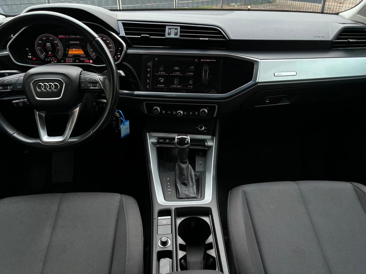Audi Q3 45 TFSI e S tronic Business