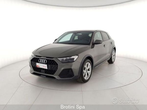 A1 allstreet 30 TFSI S tronic Identity C...