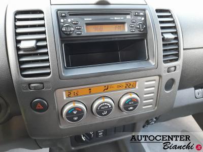 Nissan Navara Double Cab Navara d.cab 2.5 dci SE 174cv