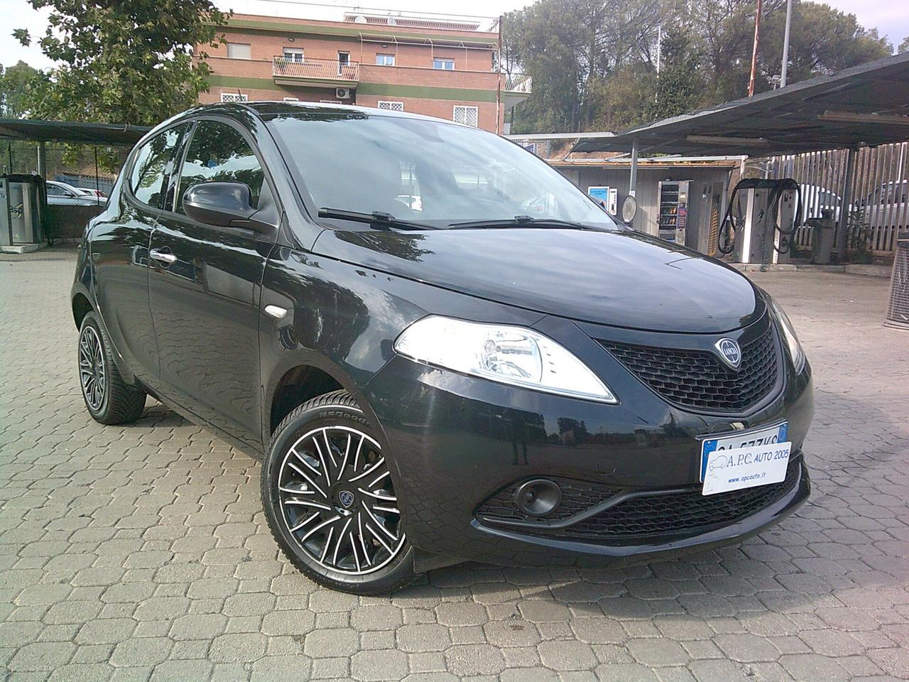 Lancia Ypsilon 1.2 69 CV 5 porte S&S Gold