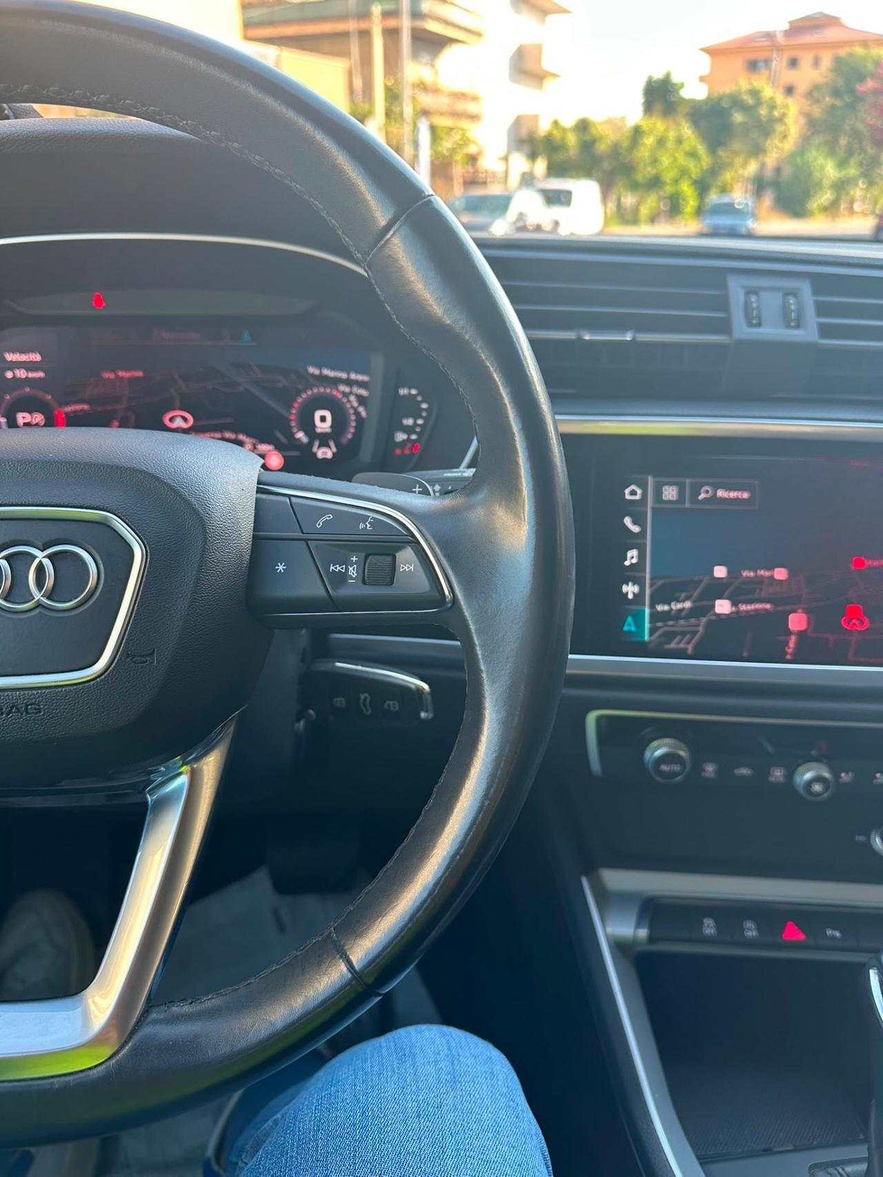 Audi Q3 40 TDI quattro S tronic Business Advanced