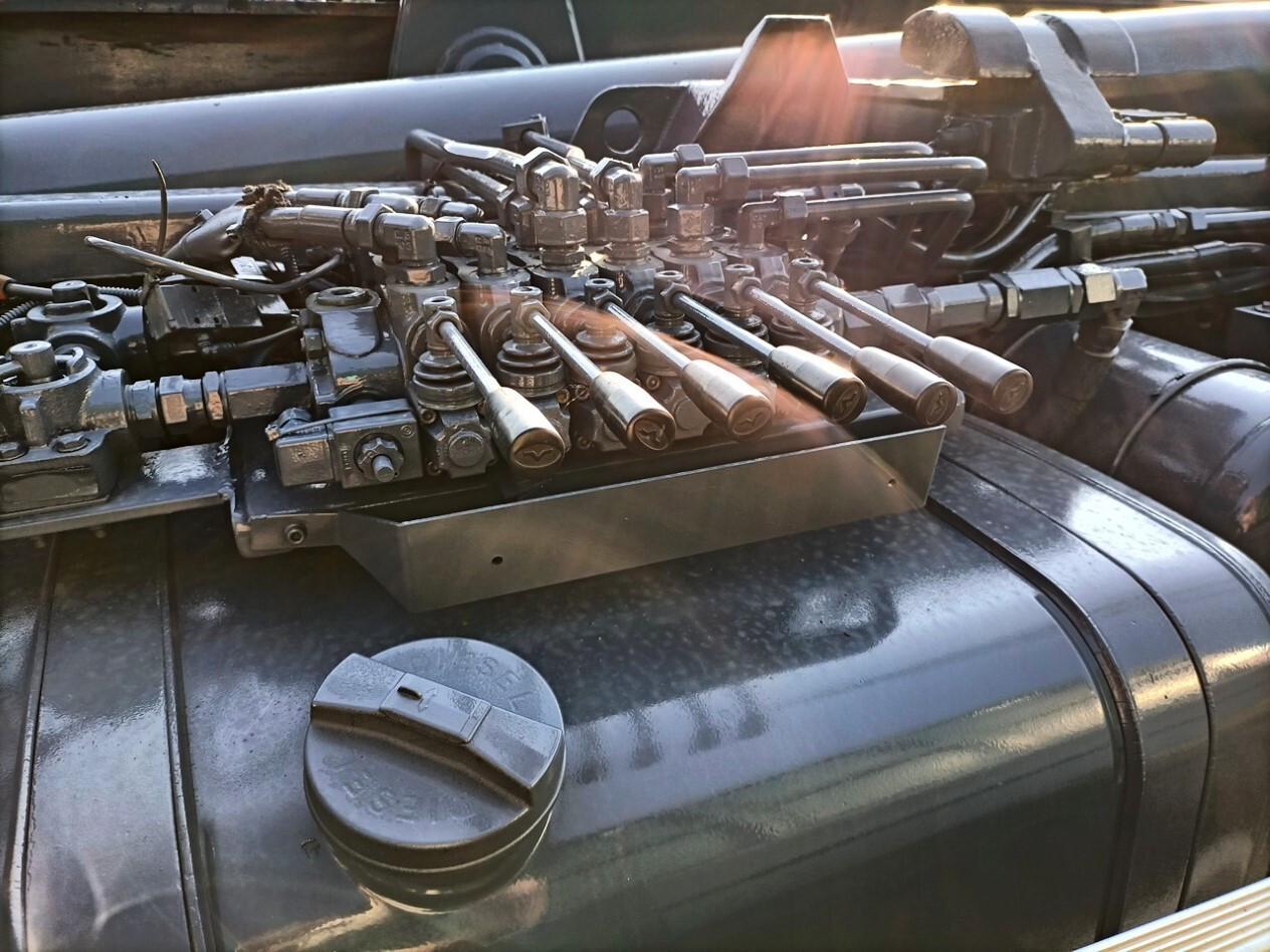 MERCEDES-BENZ ATEGO 1828 gancio scarrabile, gru e polipo