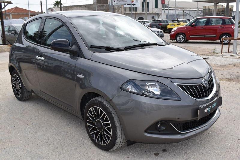 Lancia Ypsilon Ypsilon 1.0 FireFly 5 porte S&S Hybrid Platino