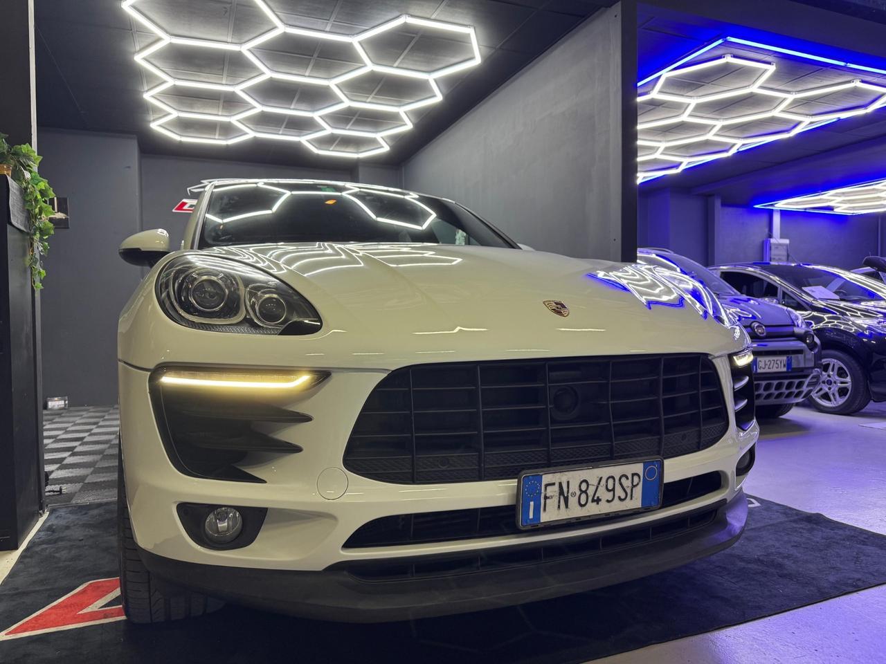 PORSCHE MACAN 2.0 Turbo: Il Tuo Sogno Porsche a un Prezzo Irripetibile