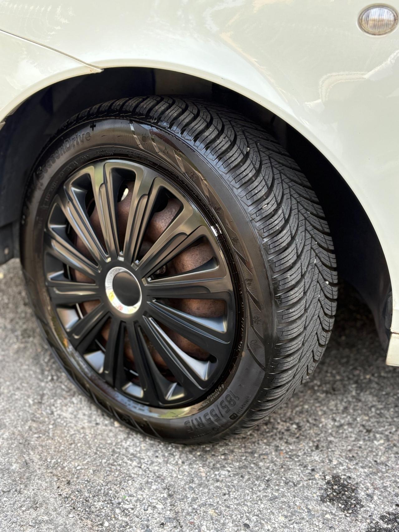 Lancia Ypsilon 1.2 69 CV Platinum NEOPATENTATI