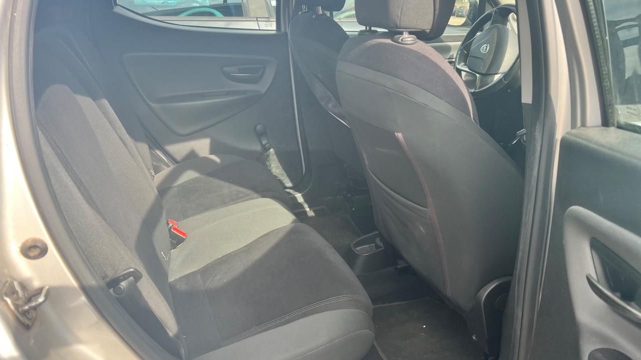 Lancia Ypsilon 0.9 TwinAir 85 CV 5 porte S&S Silver