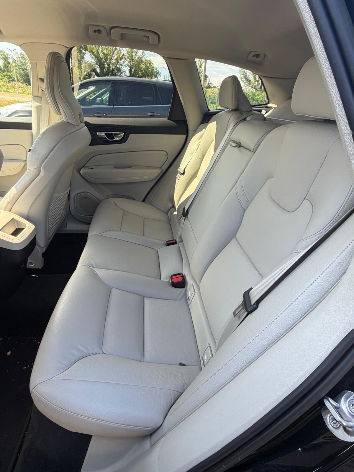 Volvo XC 60 XC60 B4 (d) AWD automatico Ultimate Dark N1 (AUTOCARRO)