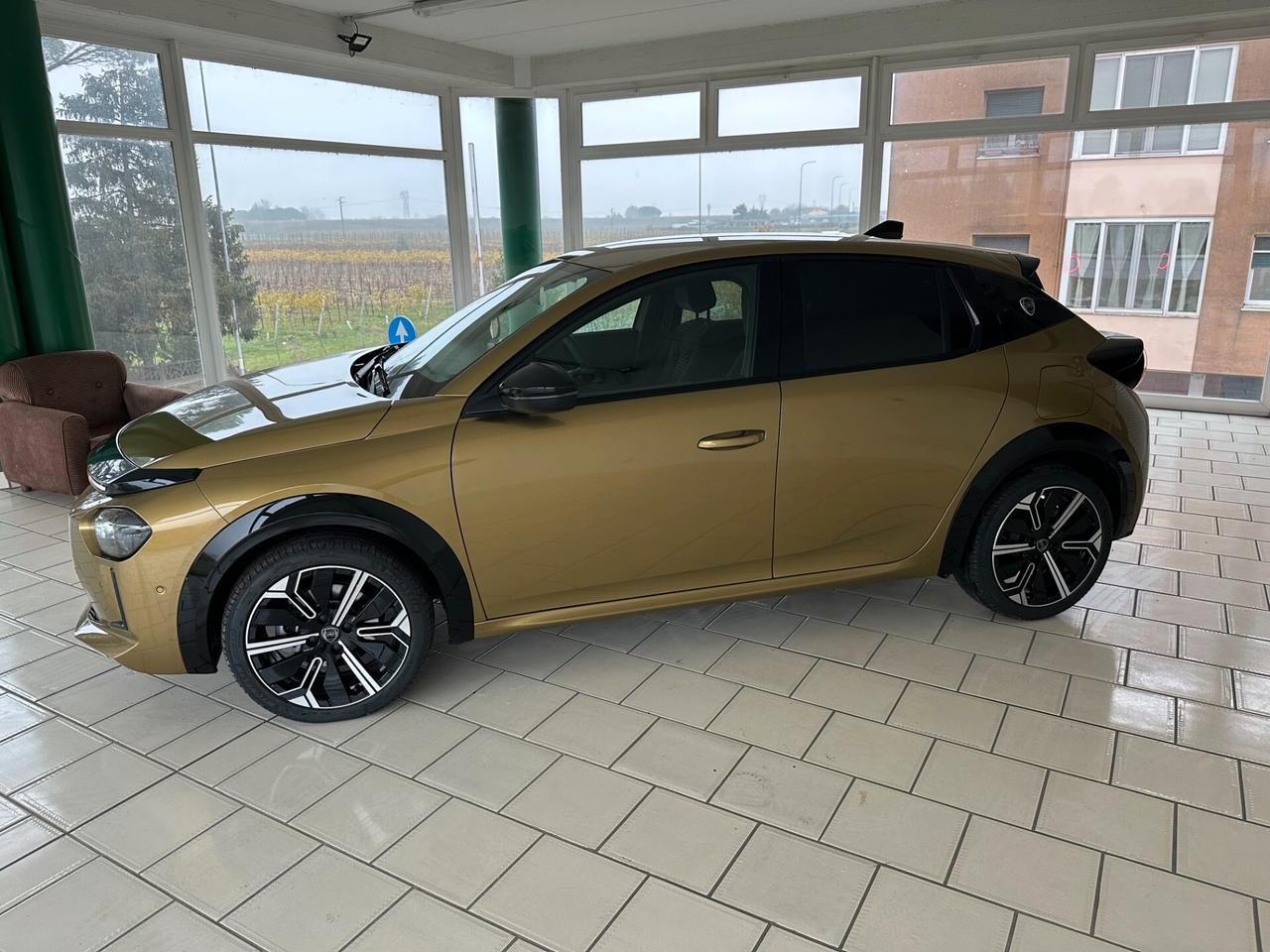 Lancia Ypsilon Hybrid e-DCT LX