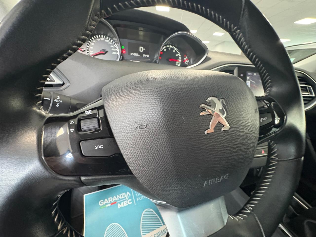 Peugeot 308 1.2 benzina 110cv 2016 neopatentati