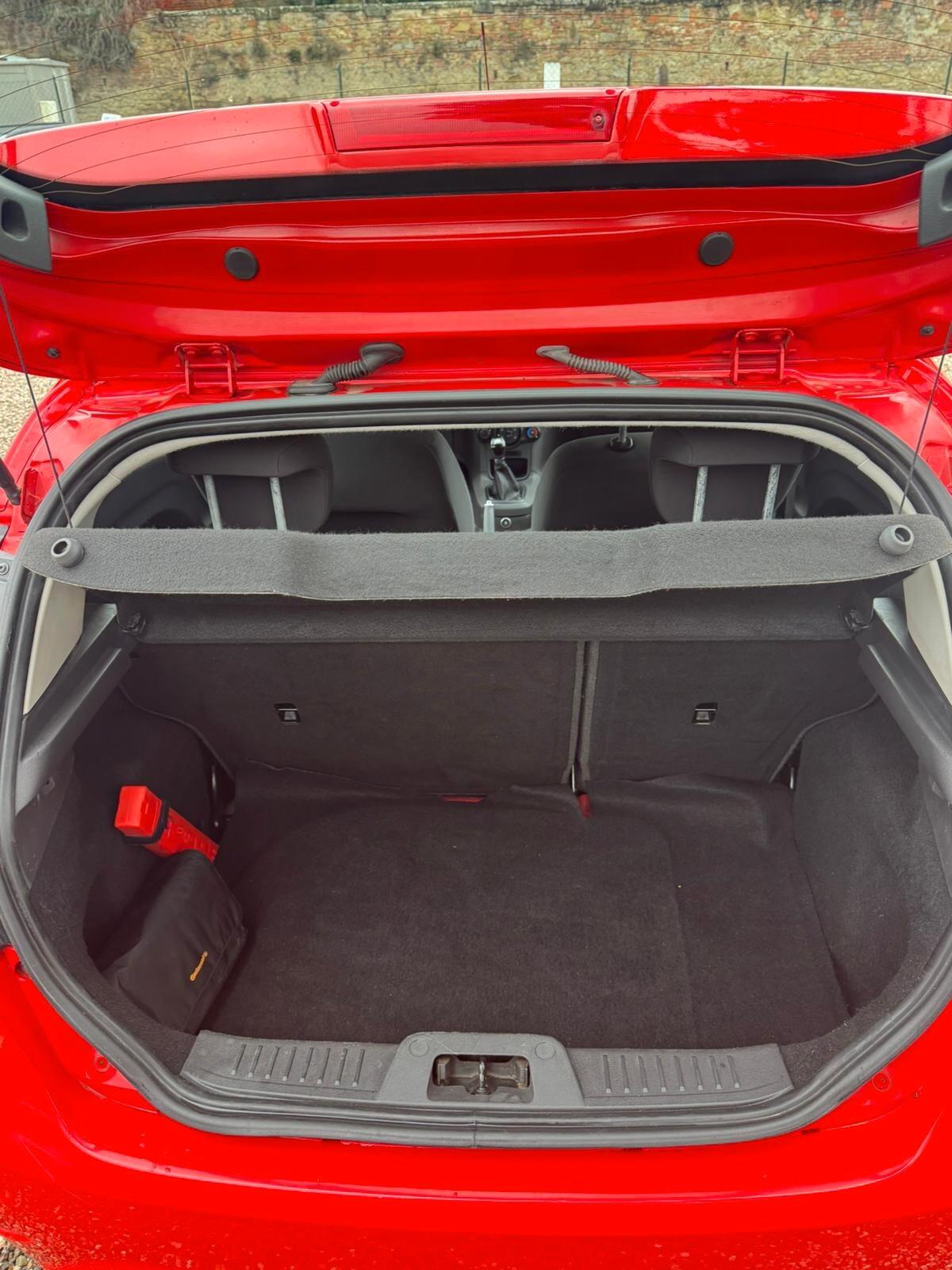 Ford Fiesta 1.4 3 porte Bz.- GPL Black & White Edition GPL CASA MADRE