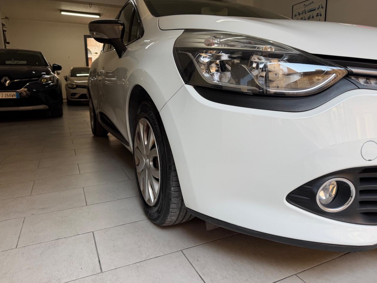 Renault Clio 1.5 DCI 75CV Costume National