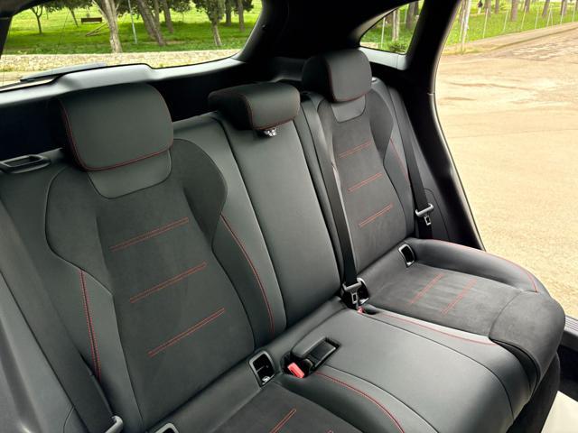 MERCEDES-BENZ GLA 200 d Automatic Premium Amg Pack Night-TETTO