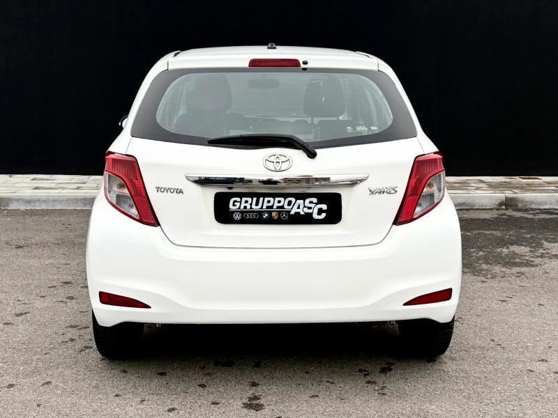 Toyota Yaris 5 Porte 1.0 BENZ 69 CV ADATTA A NEOPATENTATI