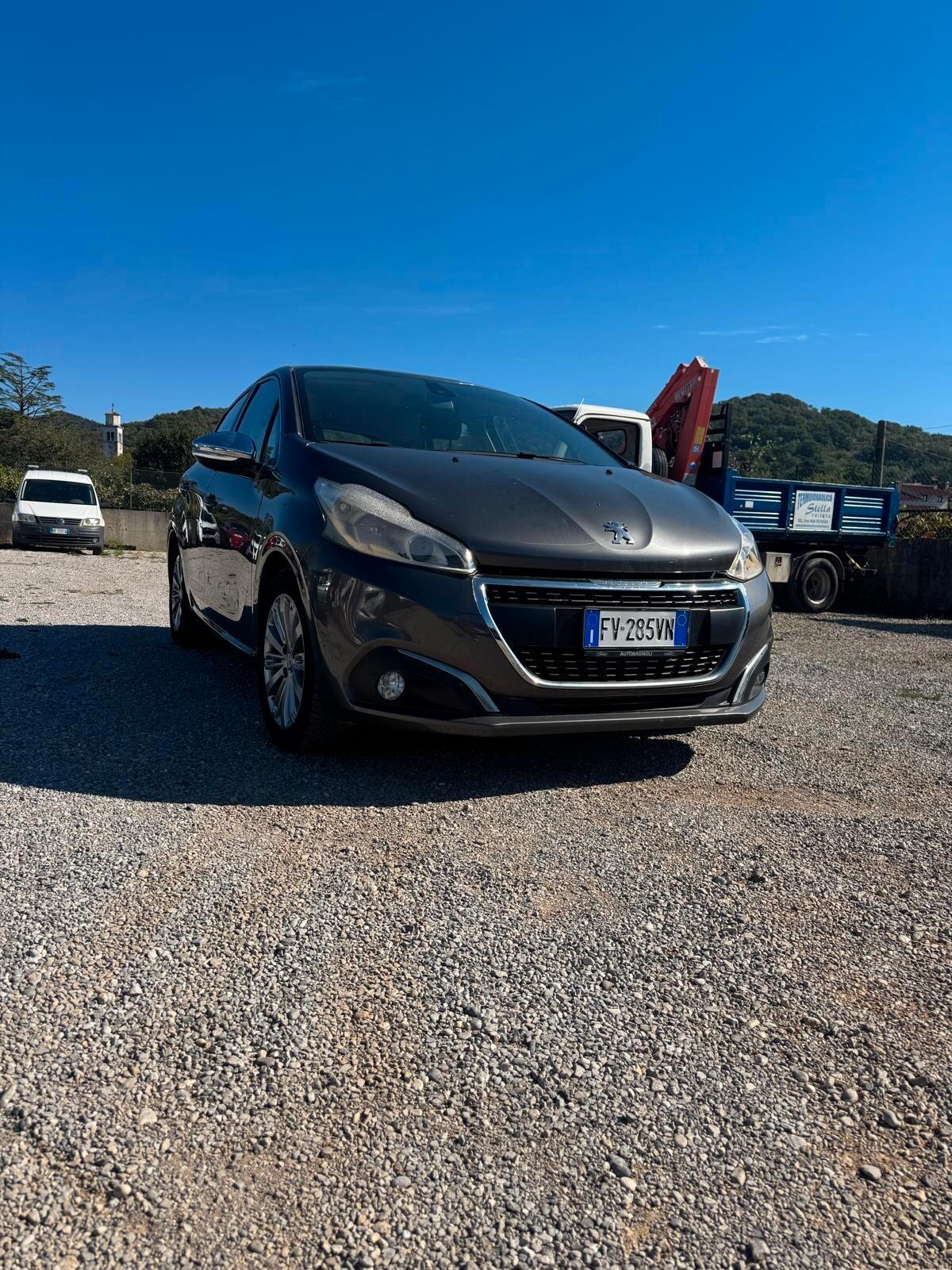 Peugeot 208 PureTech 82 Stop&Start 5 porte Signature