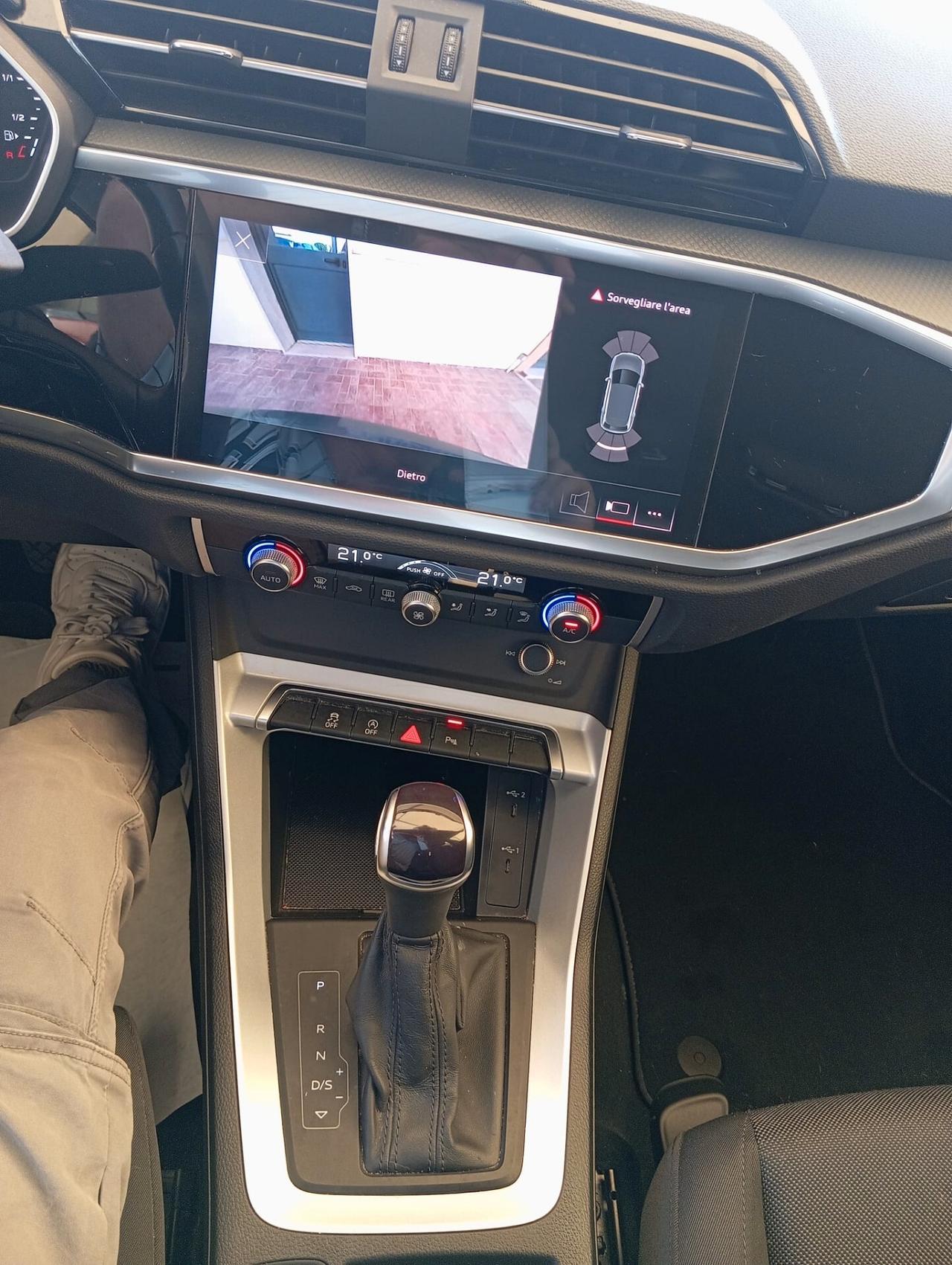 Audi Q3 35 TDI S tronic Business