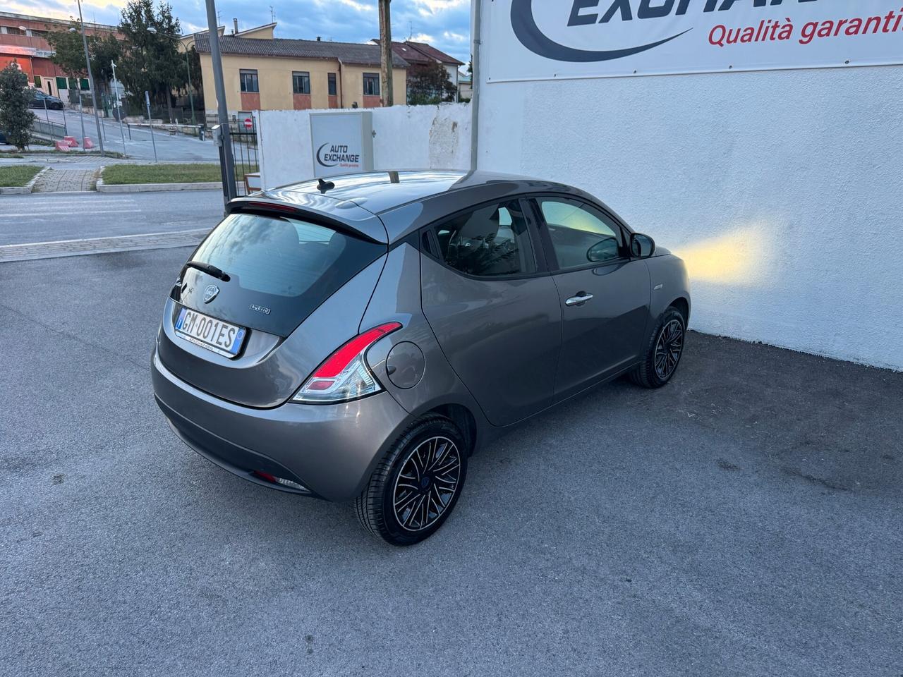Lancia Ypsilon 1.0 FireFly 5 porte S&S Hybrid Silver Plus
