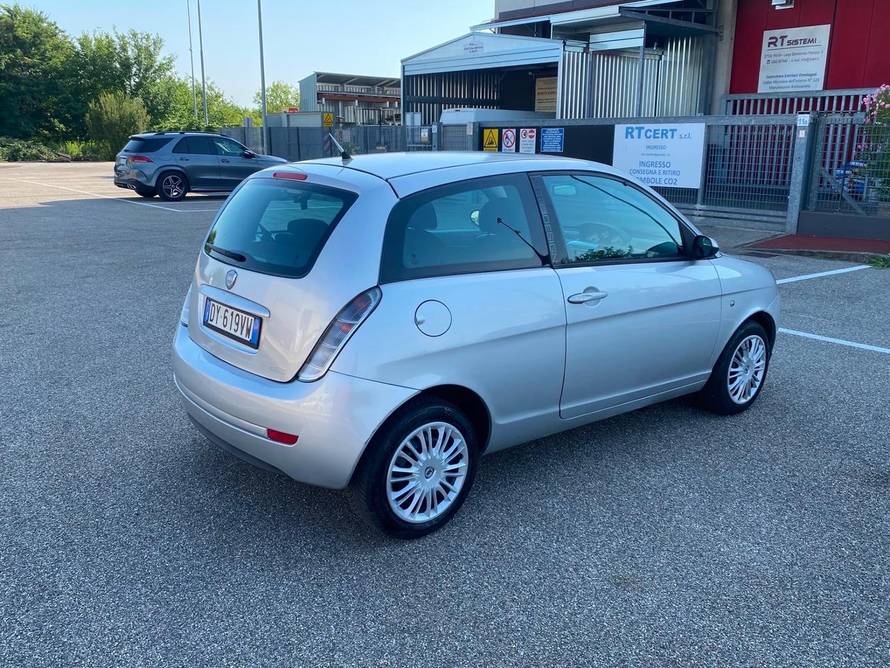 Lancia Ypsilon 1.2 Versus