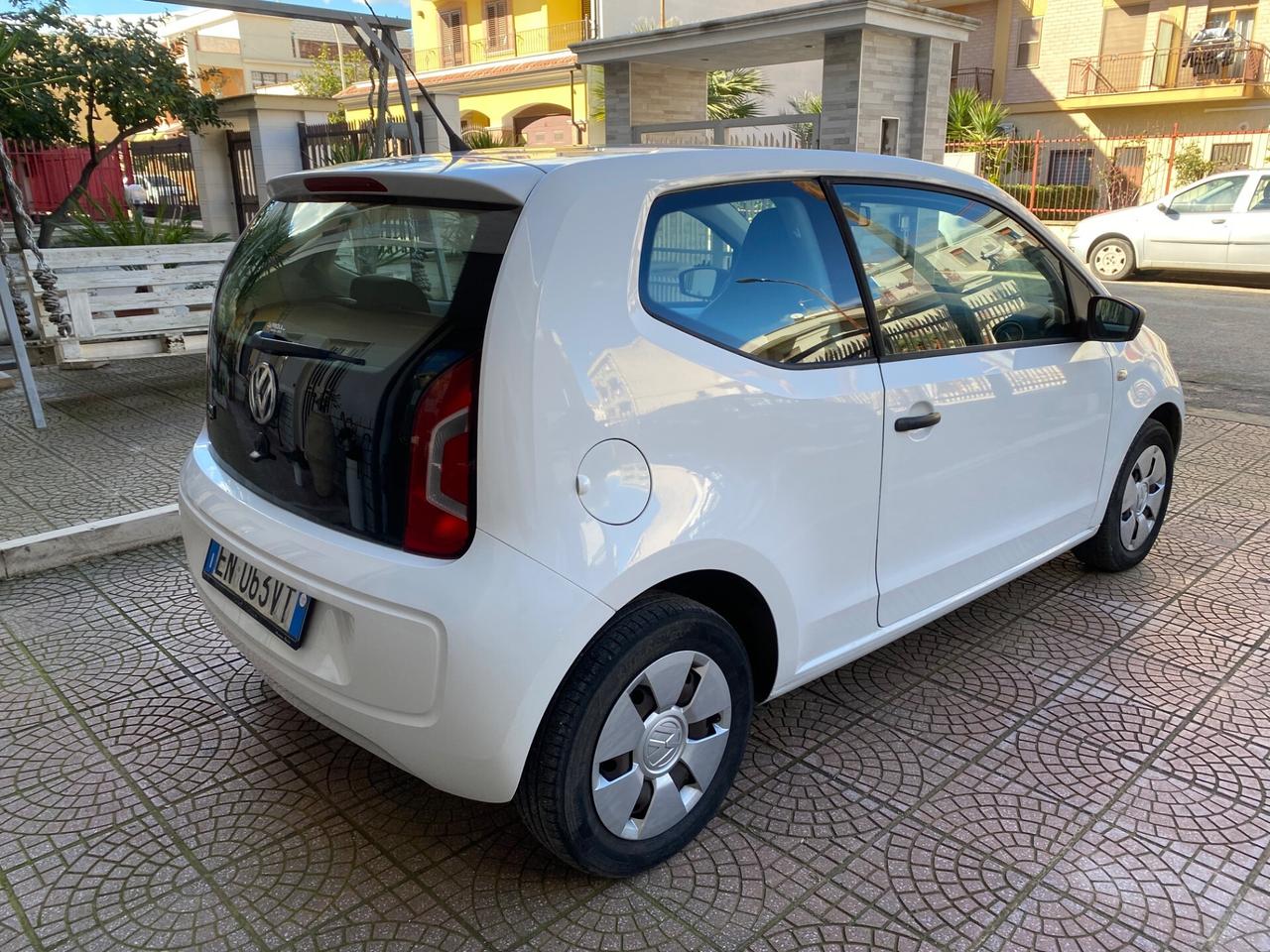 Volkswagen up! 1.0 3p. take