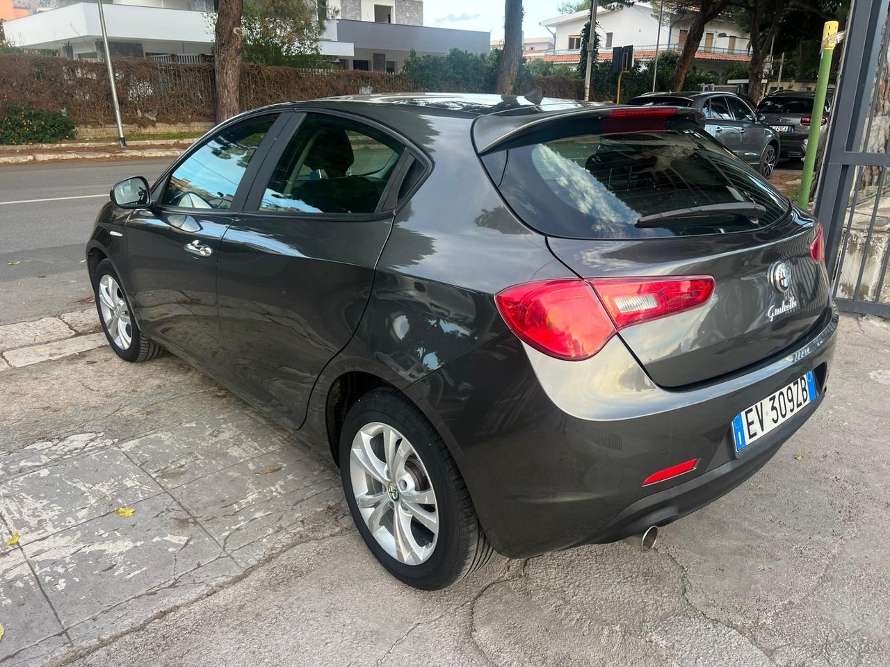 Alfa Romeo Giulietta 1.6 JTDm-2 105 CV Exclusive