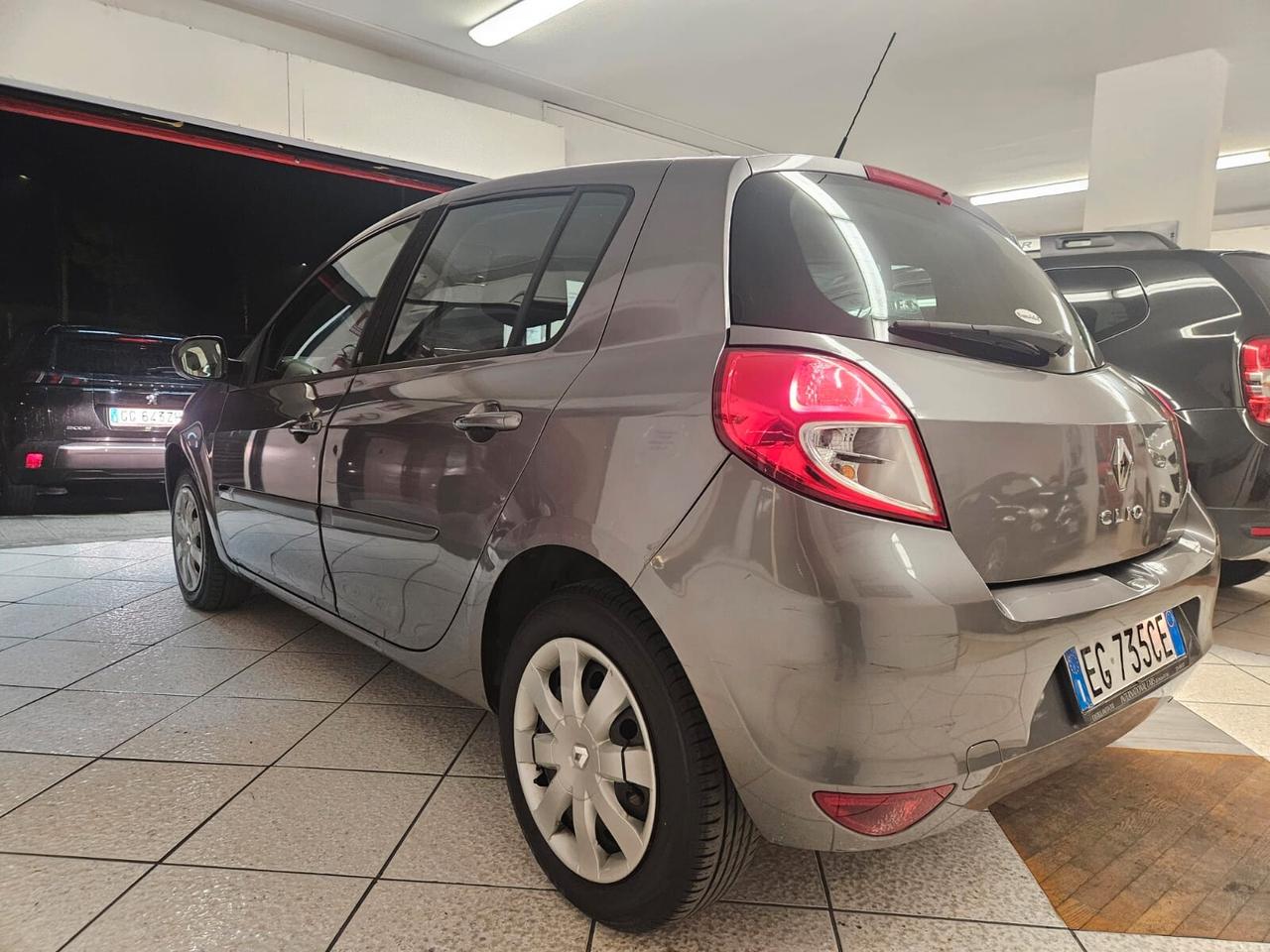 Renault Clio 5p 1.2 benz 2011 NEOPATENTATI