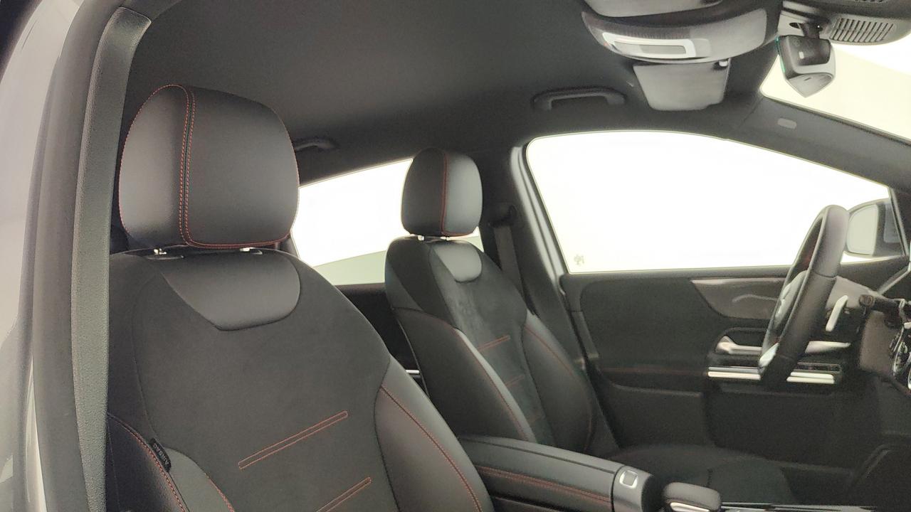 Mercedes-Benz B 200 d Premium auto