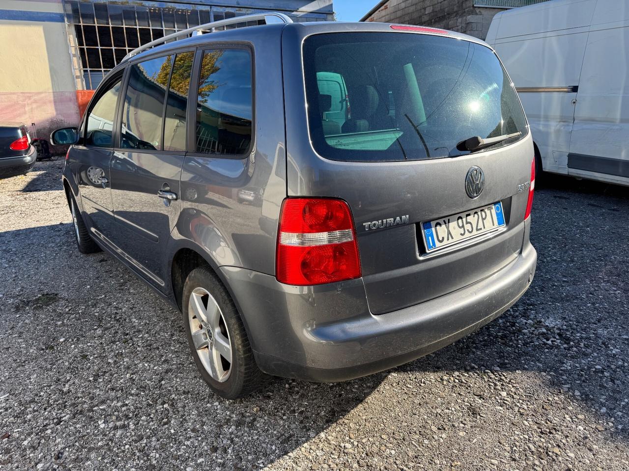 VW Touran 2.0 TDI 7 Posti VOLANO RUMOROSO !!!