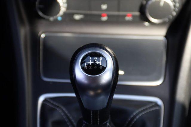 MERCEDES-BENZ A 180 Premium
