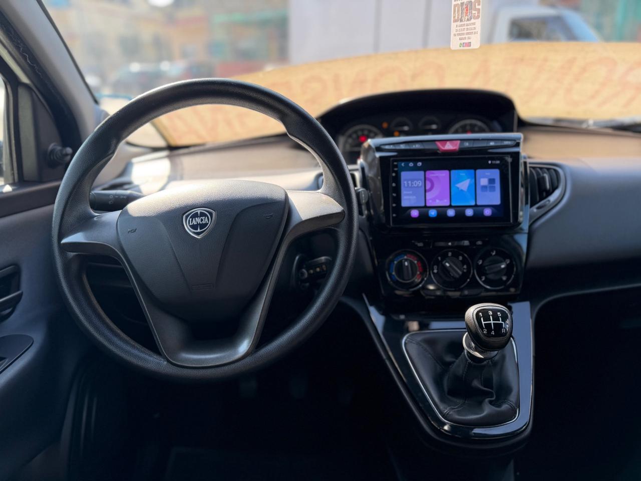 Lancia Ypsilon 1.2 69 CV 5 P PLATINUM